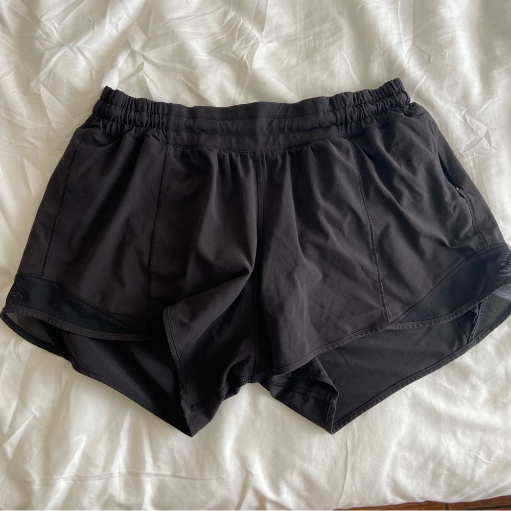Lululemon Hotty Hot Short II *Long 4" Size 8